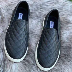 Steve Madden ECENTRCQ Slip On Sneaker 🔥